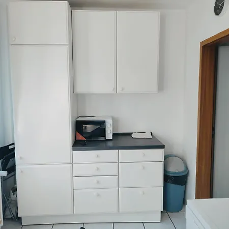 Monteurwohnung Grenze Duesseldorf * دوسبرغ