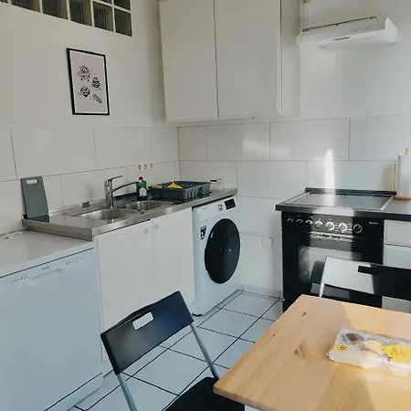 Monteurwohnung Grenze Duesseldorf 뒤스부르크
